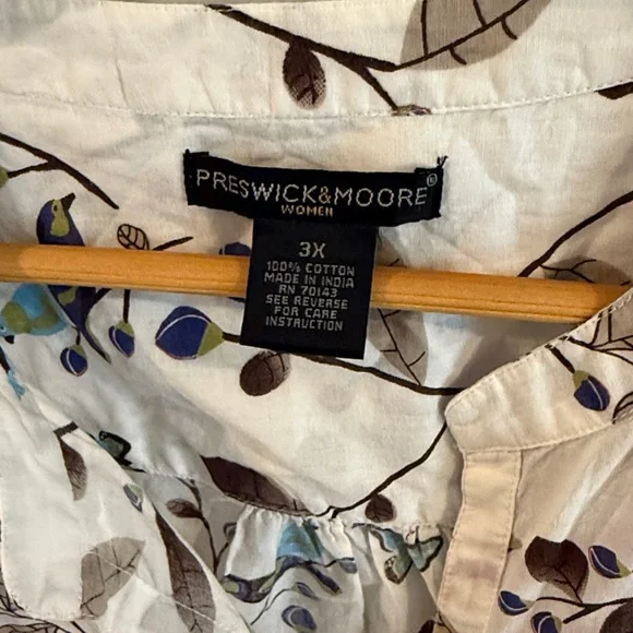 Preswick & Moore | Floral, Butterfly, Bird Button-Up Blouse - White and Blue - Picture 4 of 11